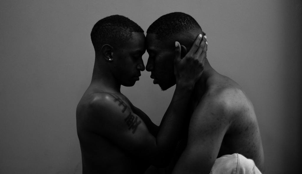 couple d'hommes gays ou bisexuels noirs