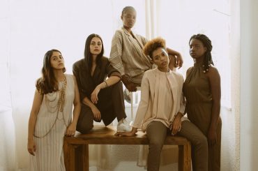 groupe de femmes de toutes origines ethniques