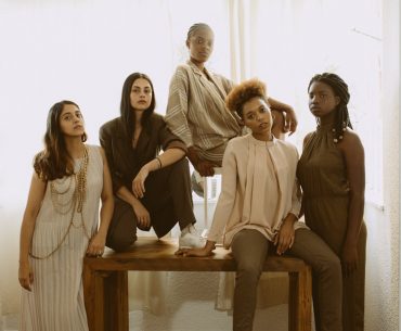 groupe de femmes de toutes origines ethniques