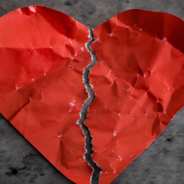 Rupture après vingt ans de couple : quand les croyances sur l&rsquo;amour et sur soi-même volent en éclats
